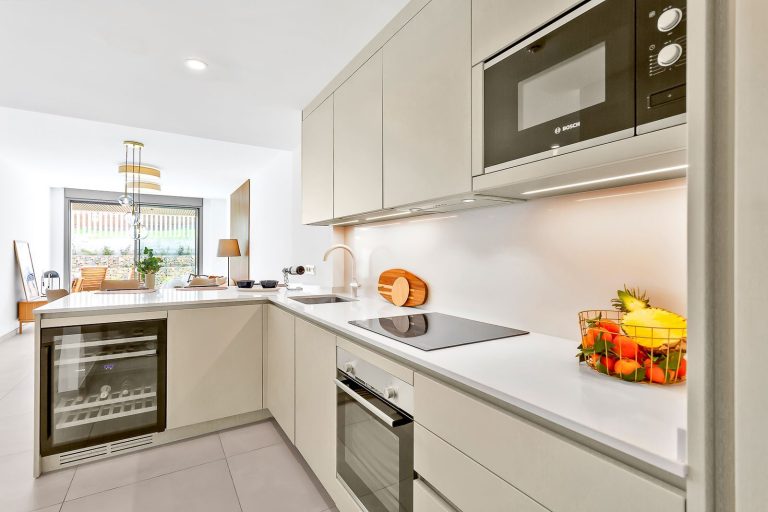 b37452d9891690a96936a0b26103a25d - 7