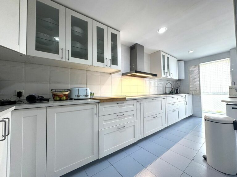 b433381a7a1420e63cf4a176bed14cc6 - 4