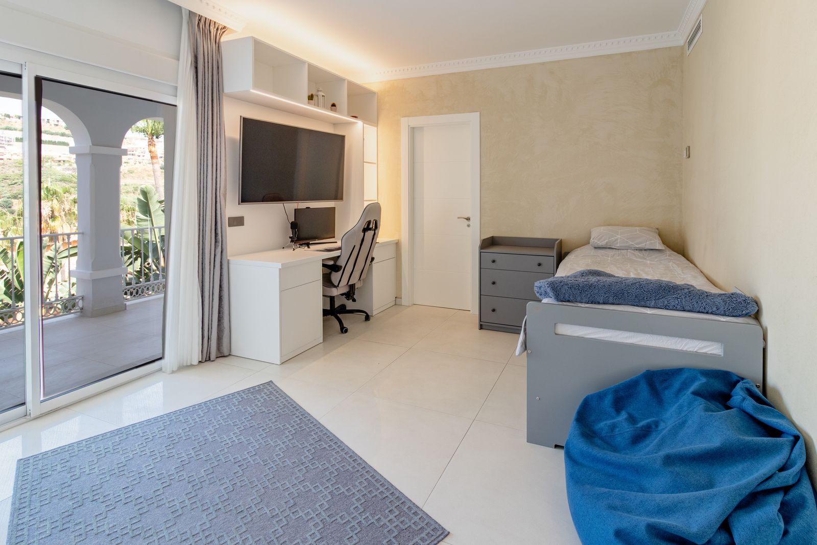 b52ca5fa8f0c5b799d1d8592305155be - 11