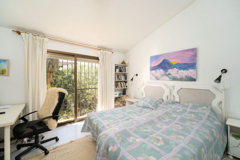 b5d2a425dd88387126600834b6ea379a - 13