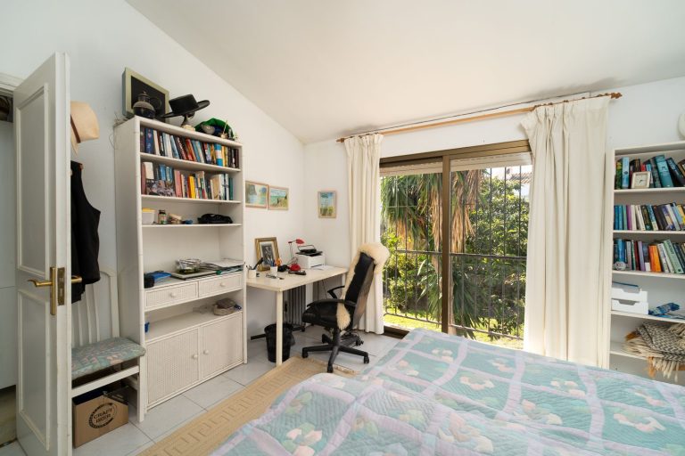 b5d2a425dd88387126600834b6ea379a - 14