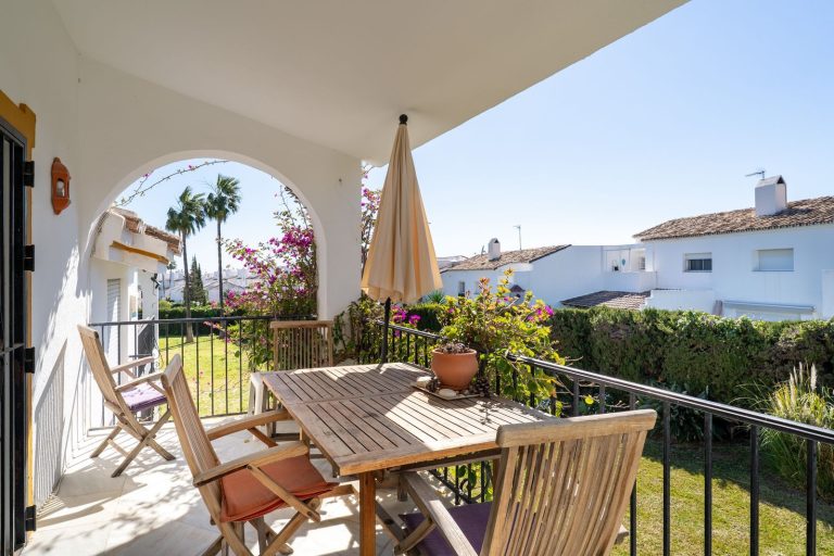 b5d2a425dd88387126600834b6ea379a - 16