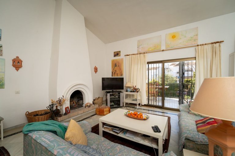 b5d2a425dd88387126600834b6ea379a - 6