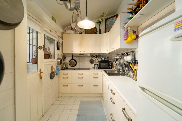 b5d2a425dd88387126600834b6ea379a - 9