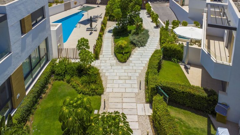 b684687c2fed93159e1d79a5bf72761f - 2