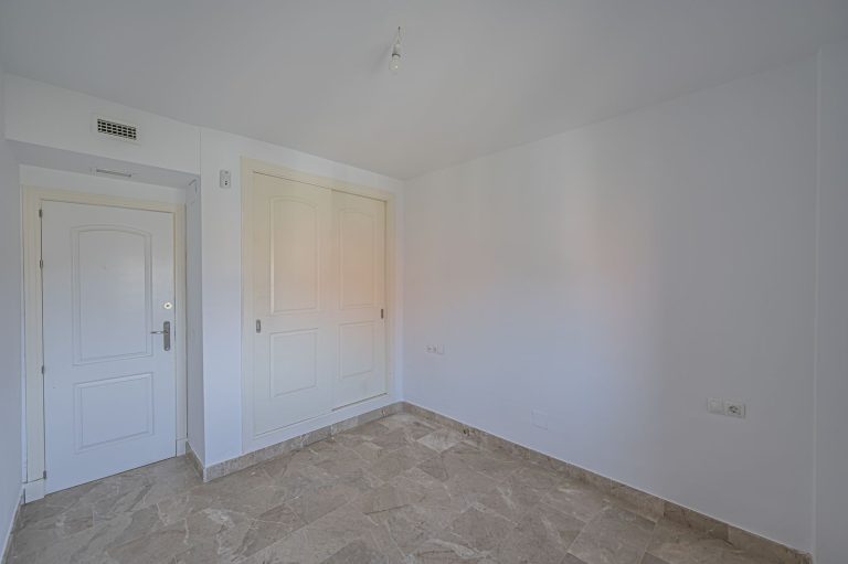 b693c7565ae67ceaf88ca82464b824b3 - 12