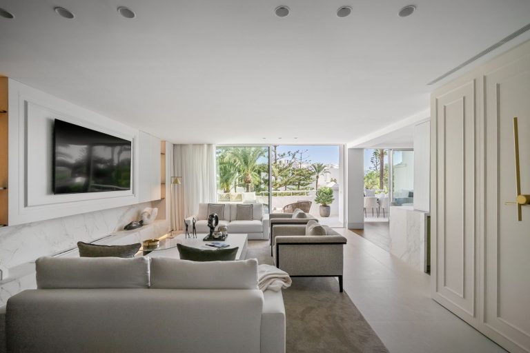 b6e2be981096f4a195cca294c89a4751 - 3