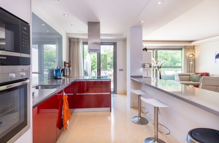 b6f91481a9976f929b9e05ab23da75c7 - 10