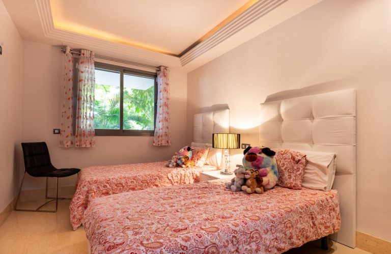 b6f91481a9976f929b9e05ab23da75c7 - 16