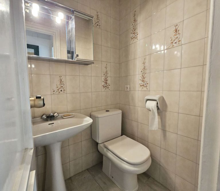 b76e3a72c53cf7f2fb4ae70093ea7850 - 10