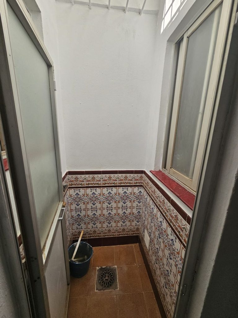 b82106360a327d239e2707d00e282f7b - 8