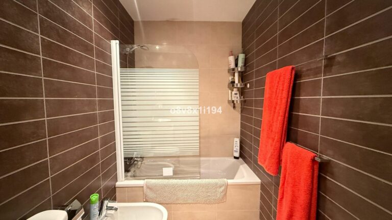 b85c90b58a99d7c2bf90b981f4d9540c - 12