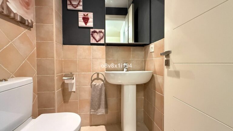 b85c90b58a99d7c2bf90b981f4d9540c - 15