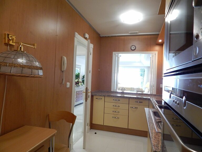 b8d7858e7240548aab4169a284929b27 - 11