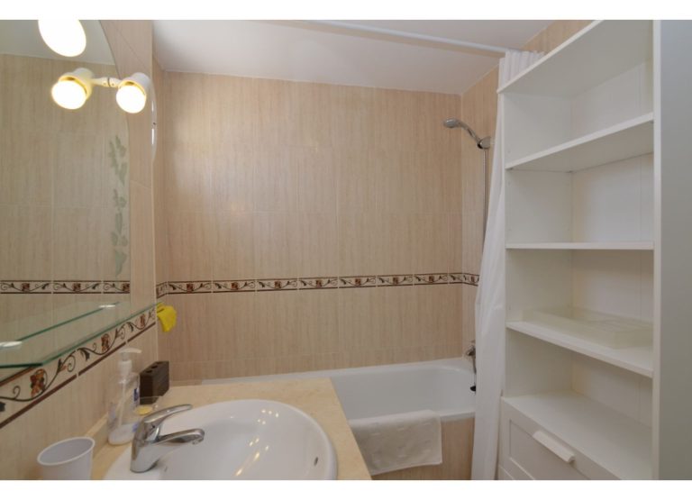 b9cfc3d0d173c4091b89f19737660d08 - 12