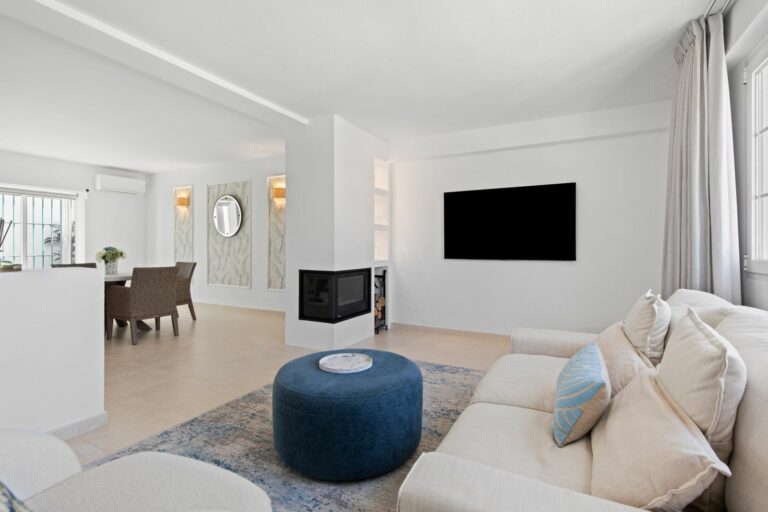 ba20ef8a4565564c1671b2d8aa39ff7a - 2