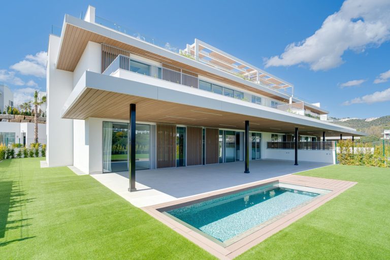 ba39eba1a06cbf756236420b4127e902 - 1