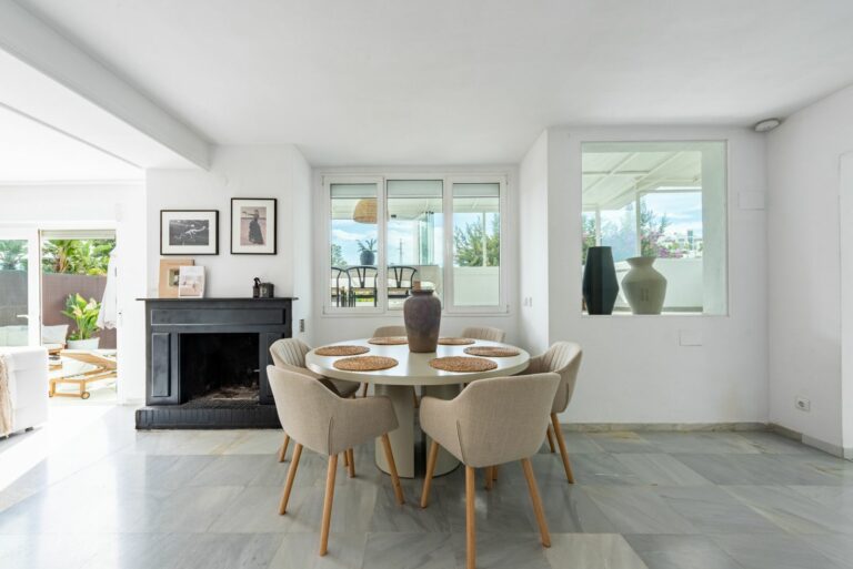 bb11480addc8aaea94ee4e3958780a57 - 4