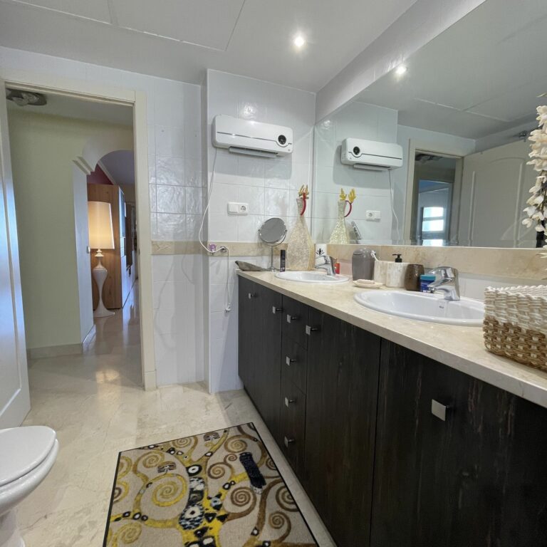 bc1eba6aa7041b53165a9d1670fee97d - 13