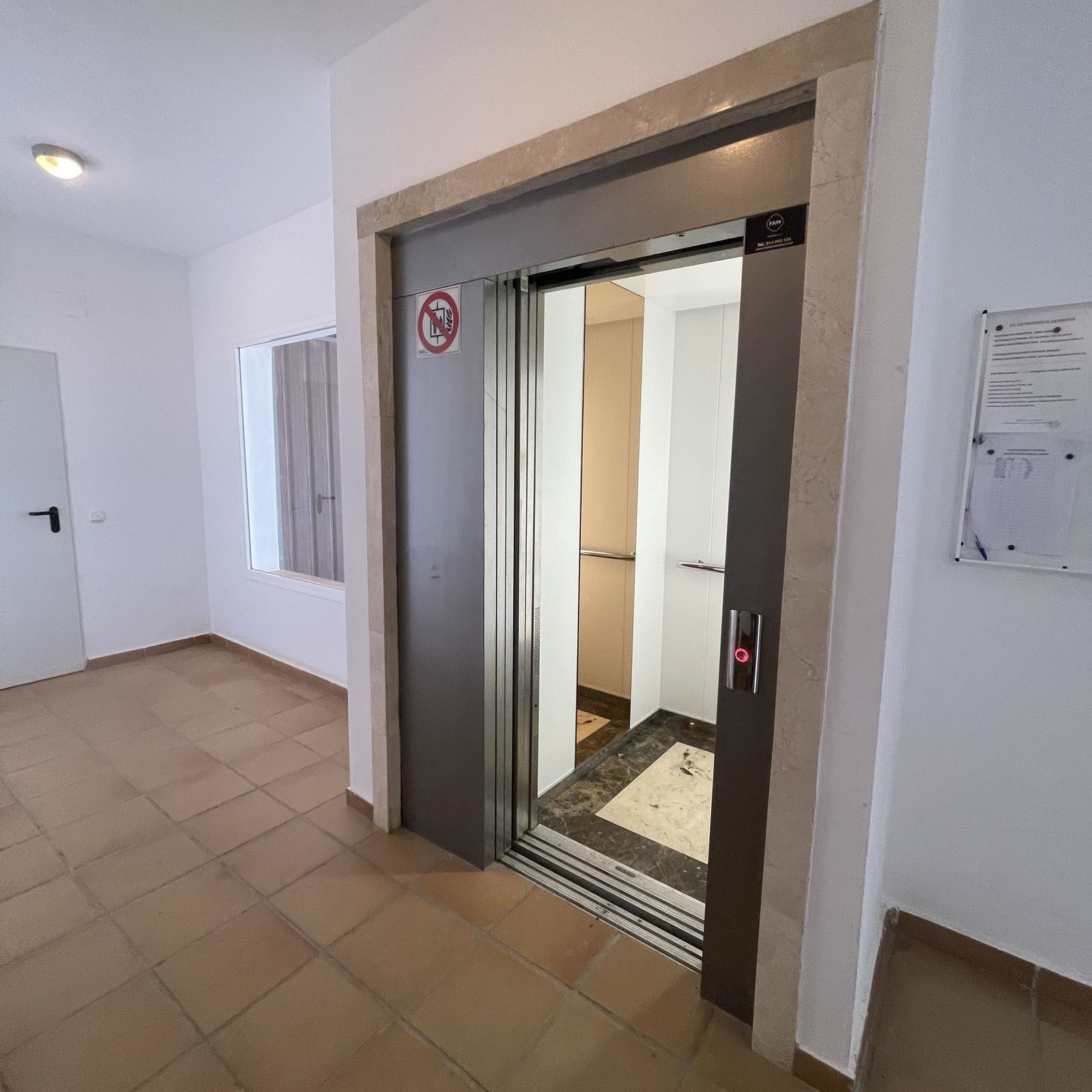 bc1eba6aa7041b53165a9d1670fee97d - 16