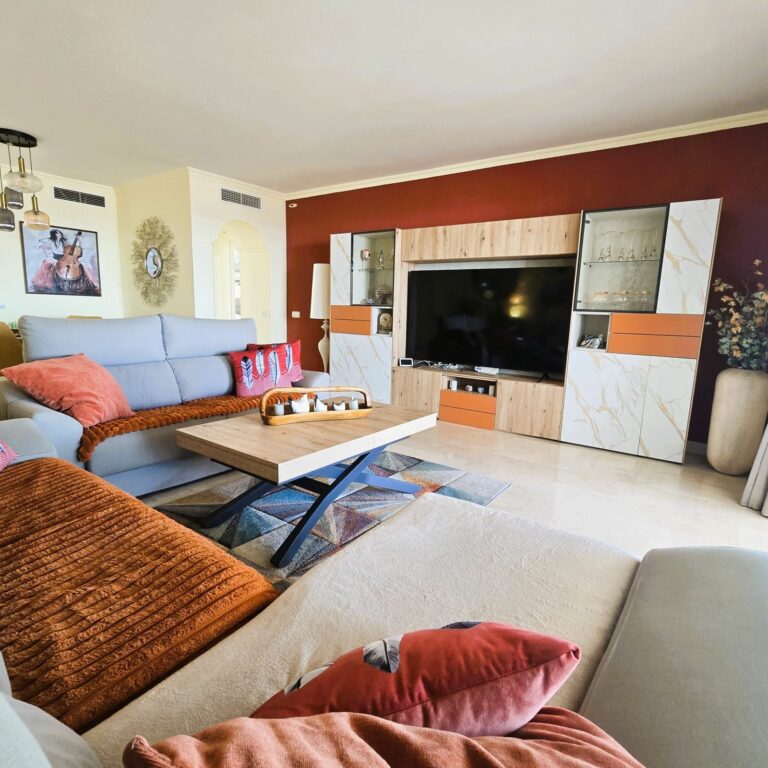 bc1eba6aa7041b53165a9d1670fee97d - 2