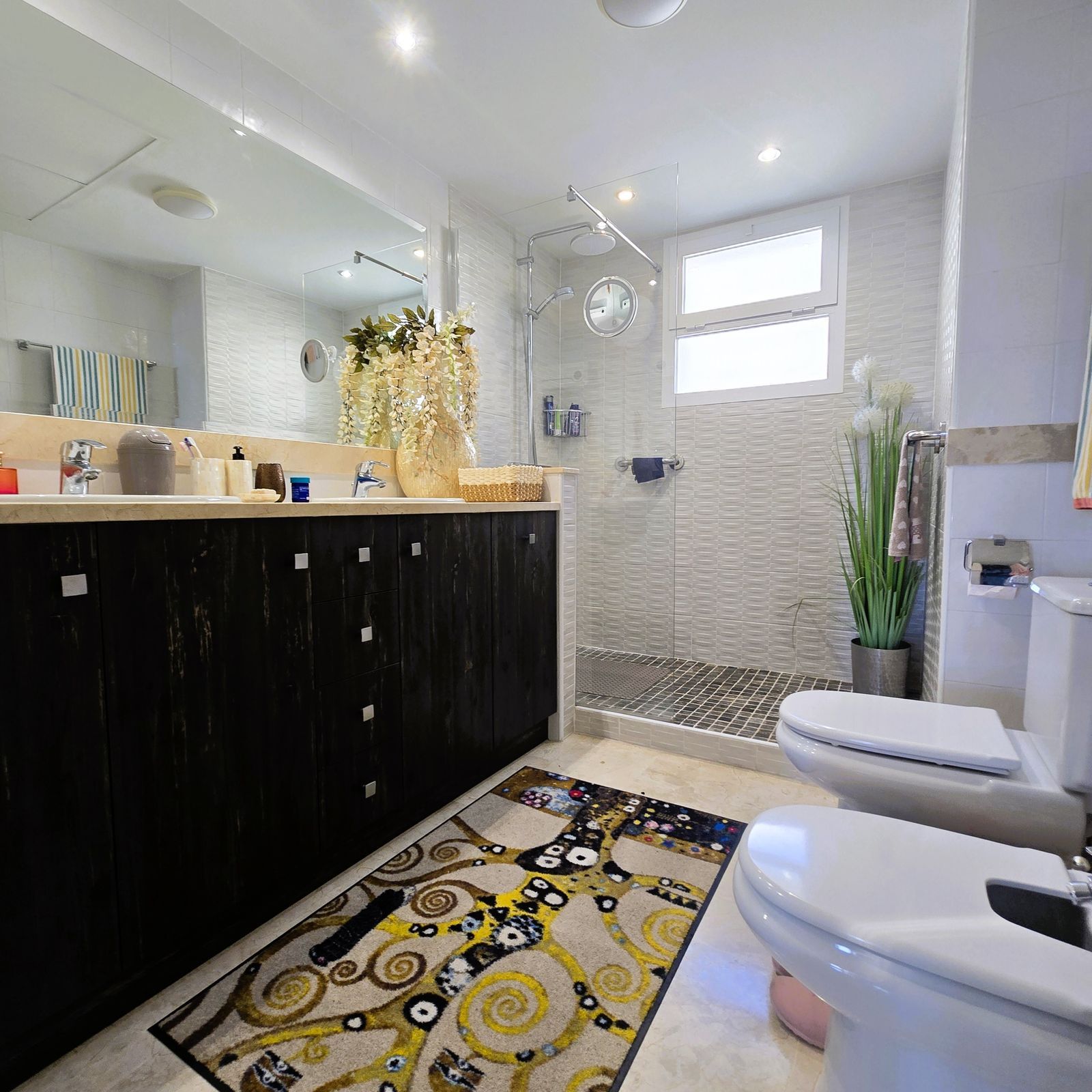 bc1eba6aa7041b53165a9d1670fee97d - 4