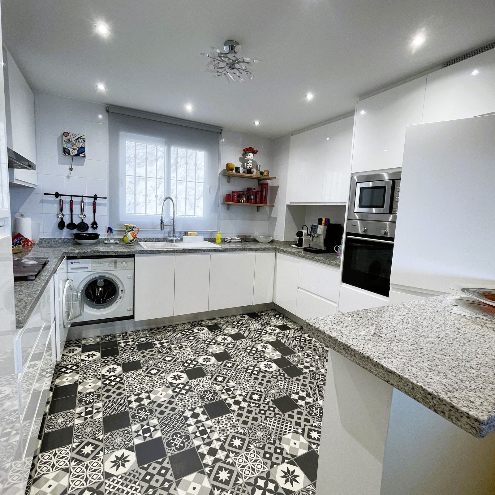 bc1eba6aa7041b53165a9d1670fee97d - 9