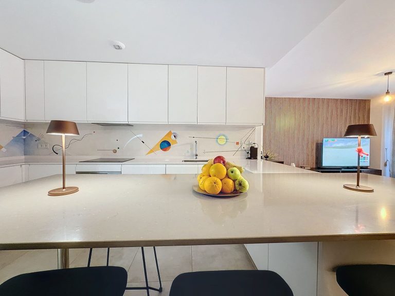 bc8e526f34c57356ddc0393a14de0f8e - 12