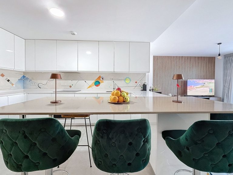 bc8e526f34c57356ddc0393a14de0f8e - 13