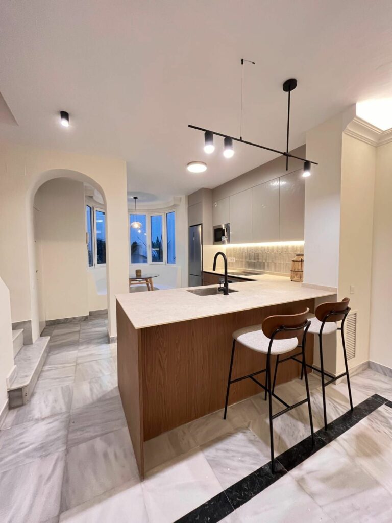 bc9bc5ac785a336b26929b8c3f59e1d1 - 11