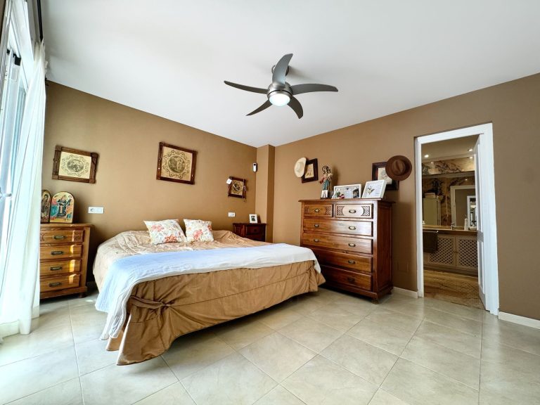 bcaa1bf2e50143c283cd4654bd6ab3c8 - 10