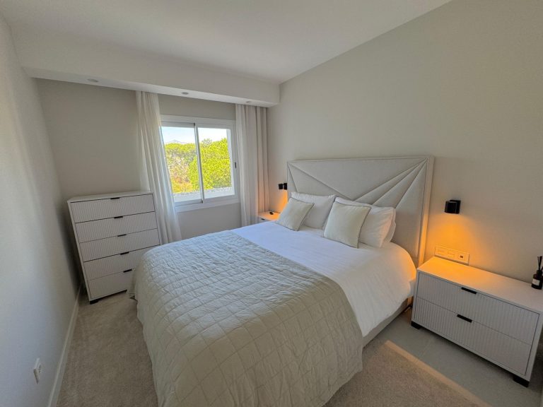 be0b72a90e0449b3cebadb1d081542fb - 12