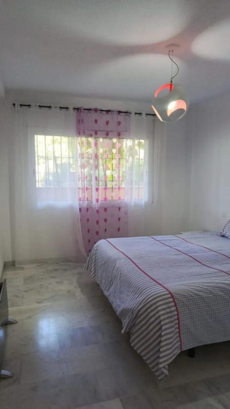 be6ff743aa3683b2e3f352171cbbc5dd - 12