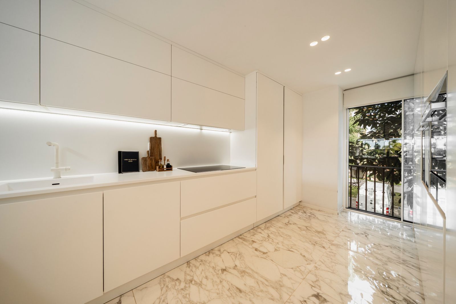 be775f3edf8ec6f6f32067d4cf0611dd - 11