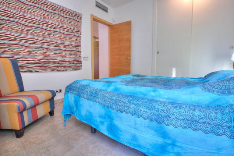 bf18cfe5617e77c05526655c45f7a5c7 - 12