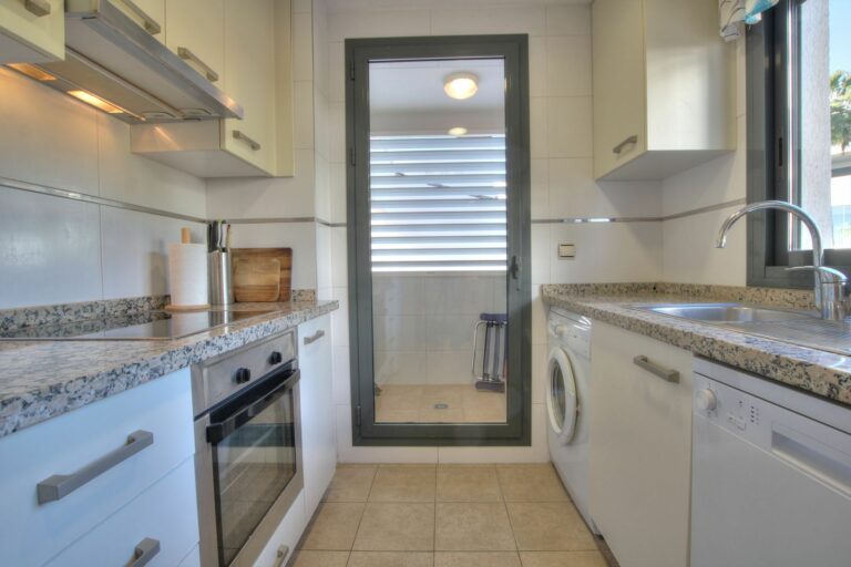 bf18cfe5617e77c05526655c45f7a5c7 - 8