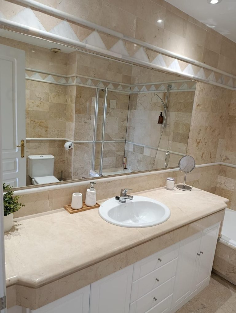 bfd33fc877a283d5cbd6179c3480556c - 12