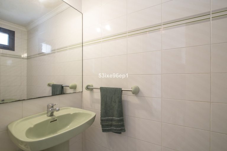 c0cbf9a9647958c2a644c91a141f0f4d - 14