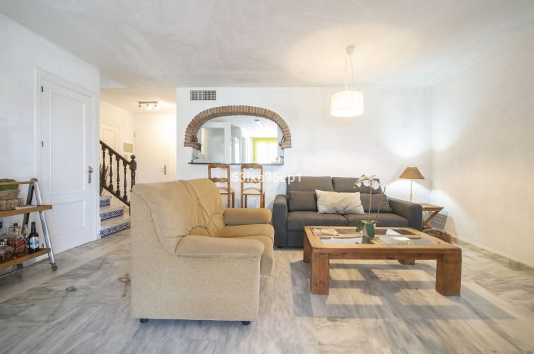 c0cbf9a9647958c2a644c91a141f0f4d - 4