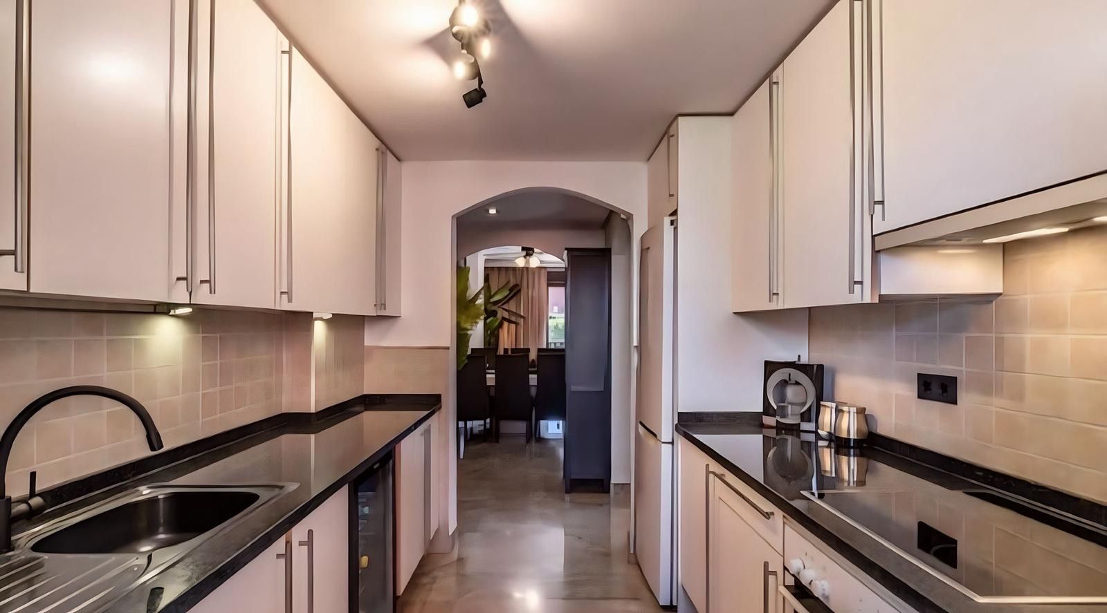 c1d0bd3058912dfc845953c95c3627b1 - 10