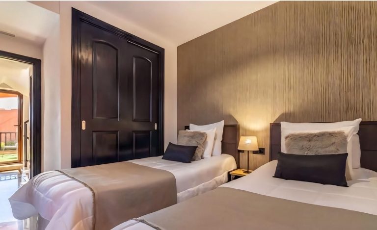 c1d0bd3058912dfc845953c95c3627b1 - 4