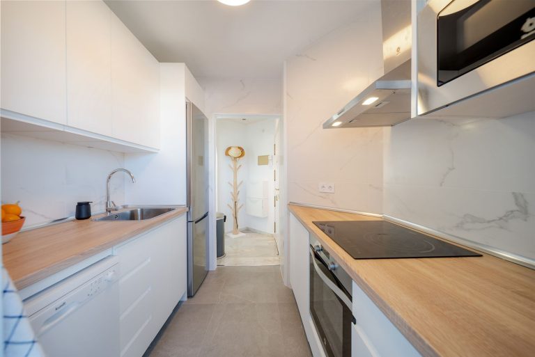 c1f628c1221814fc509303d453ed81c2 - 12