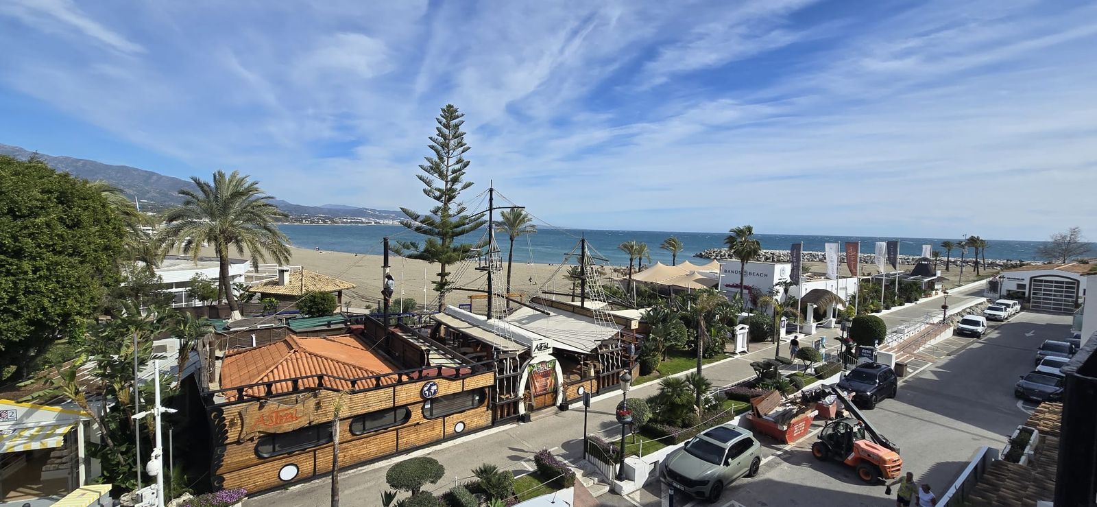 c2d2f8060a41b80f0c823bec057f2cbd - 1