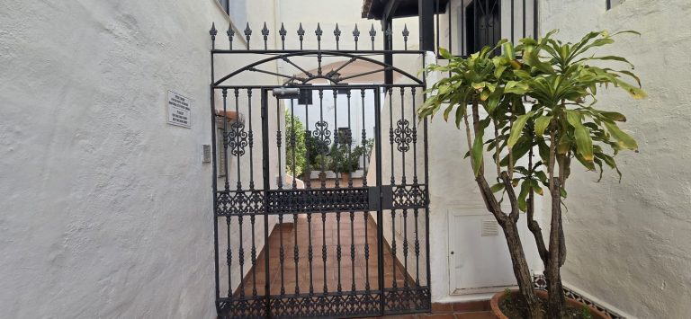 c2d2f8060a41b80f0c823bec057f2cbd - 12