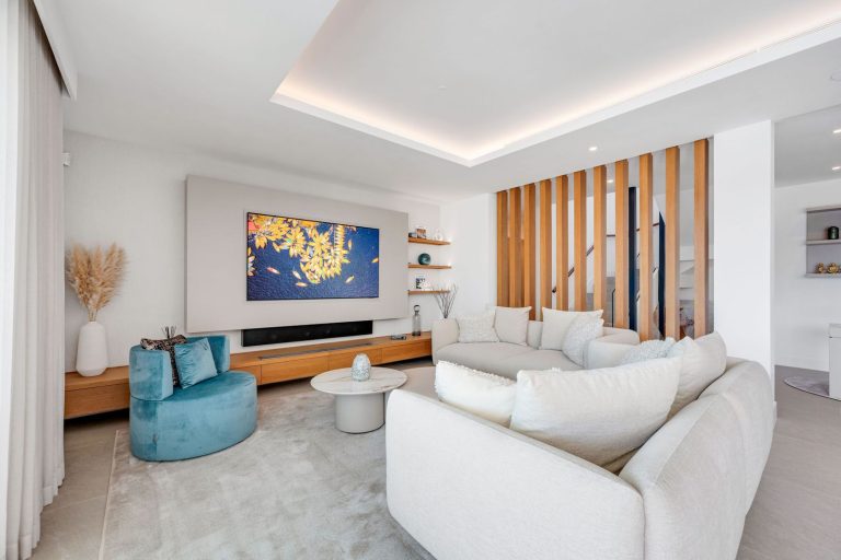 c4f7b53766443464c6820a3770b47bfa - 15