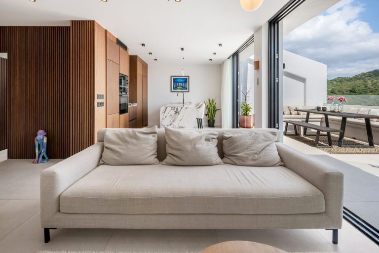 c67abe4fd402e135f2893e0dabcf49a8 - 13