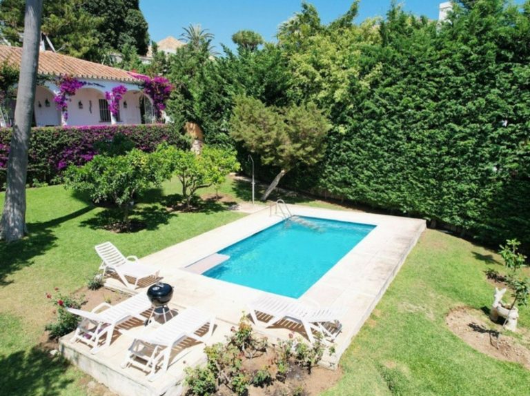 c6b1109025aa99b41ed5944fb81299a6 - 13