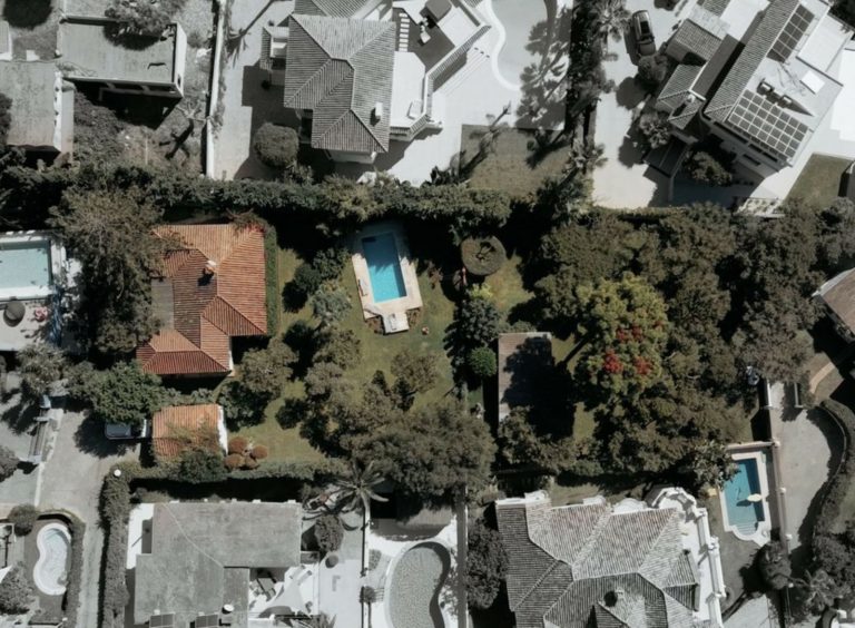 c6b1109025aa99b41ed5944fb81299a6 - 2