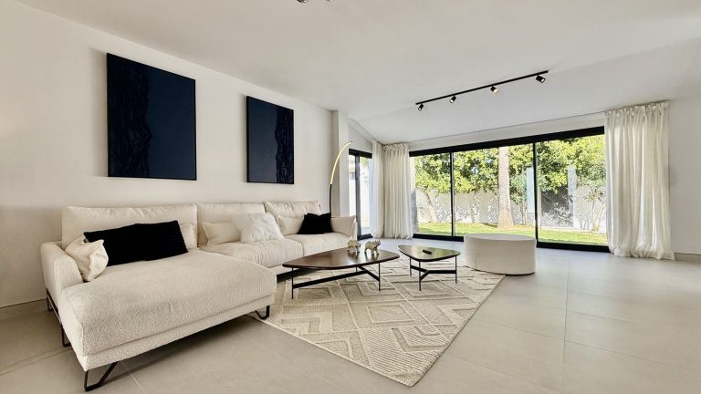 c6d614663684417f4a4baef31647934e - 11