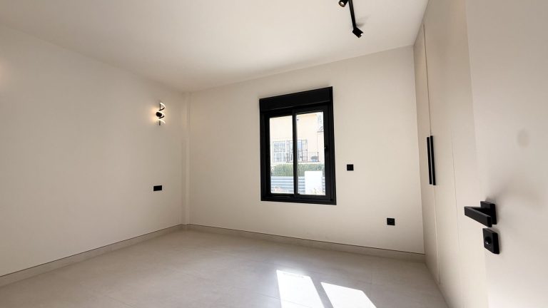 c6d614663684417f4a4baef31647934e - 15